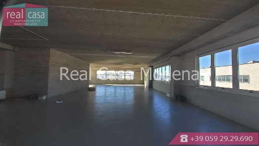 Foto Ufficio a Modena di 250 m² con 1 locali in affitto