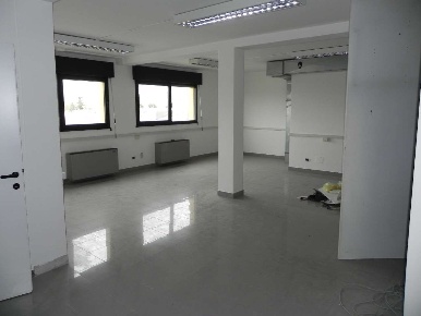 Foto Ufficio in via Cattaneo, Cesena San Mauro - San Rocco di 150 m²