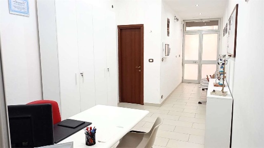 Foto Ufficio in Via Monte Santo 92, Brindisi Cappuccini di 115 m²