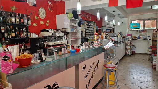 Foto Attività commerciale a Deruta di 65 m² con 2 locali in vendita