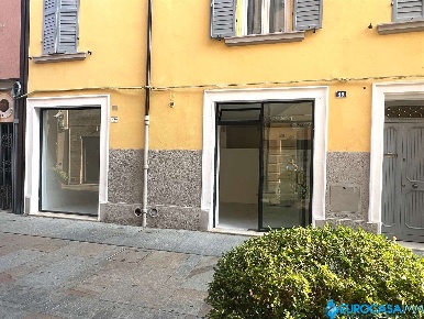 Foto Negozio in via Paolo Guaitoli 19, Carpi di 50 m² con 1 locali