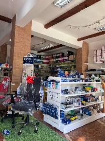 Foto Attività commerciale a Cagliari di 100 m² con 1 locali in vendita