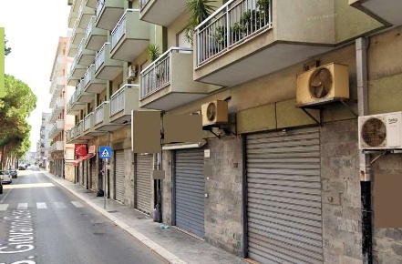 Foto Negozio in Viale S. Giovanni Bosco 135, Brindisi di 124 m² in vendita