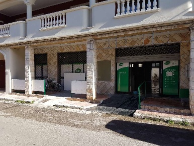 Foto Negozio in Via Cesare Braico 36, San Donaci di 400 m² con 1 locali