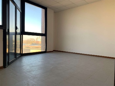 Foto Ufficio a Reggio nell'Emilia di 102 m² con 3 locali in affitto
