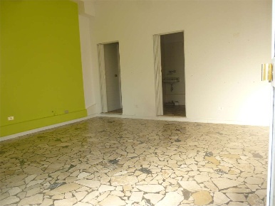 Foto Negozio in via focaccia, Forlì Spazzoli - Medaglie D'Oro di 45 m²