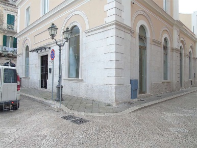 Foto Negozio a Corato di 70 m² con 3 locali in affitto