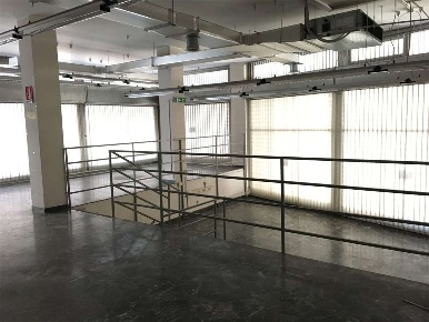 Foto Negozio in via Angelo Maj, Bergamo Stazione di 275 m² con 3 locali