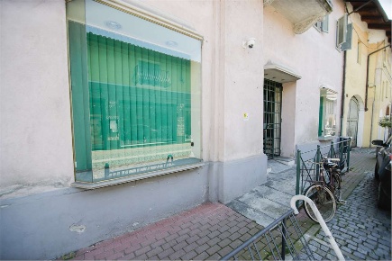 Foto Negozio a Montanaro di 110 m² con 2 locali in vendita
