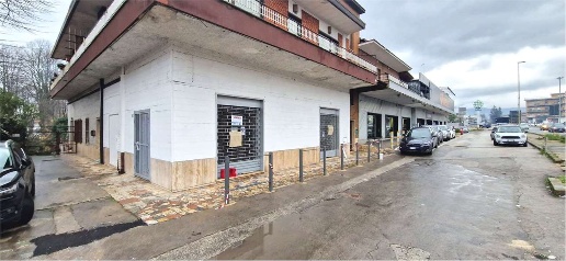 Foto Negozio in Via per Fiuggi 1, Frosinone Madonna Della Neve di 150 m²