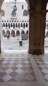Foto Negozio in Piazza San Marco, Venezia San Marco di 40 m² con 2 locali