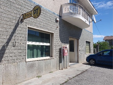 Foto Negozio a Pinerolo di 120 m² con 4 locali in vendita