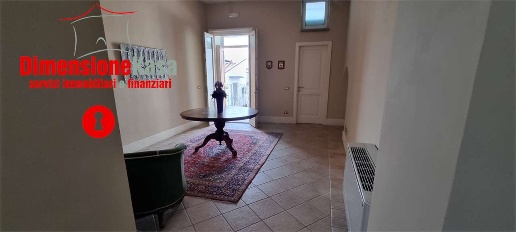 Foto Ufficio in via giordano bruno 42, Nola Centro di 110 m² con 4 locali