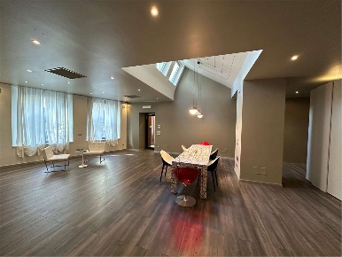 Foto Ufficio in Via Dante 4, Cantù Centro di 120 m² con 3 locali in affitto