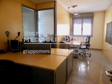Foto Ufficio in ad.ze via zucconi, Modena San Faustino di 170 m² in vendita