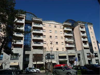 Foto Negozio in via A. Manzoni, Perugia Ponte San Giovanni - Balanzano