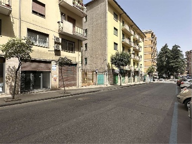 Foto Magazzino in Viale della Repubblica 403 - 405, Cosenza di 100 m²