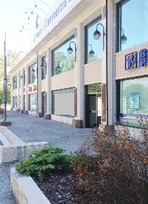 Foto Negozio in Via Roma 179, Frosinone Tribunale di 350 m² con 3 locali