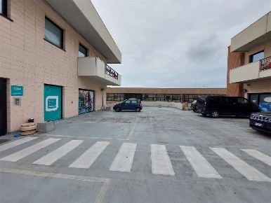 Foto Ufficio in via al Piemonte 19, Albenga Centro di 96 m² con 3 locali