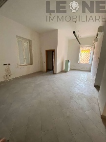 Foto Negozio in Via Cesare Battisti, Vignola Centro di 130 m² con 1 locali