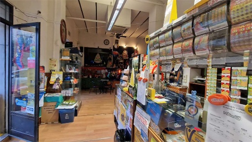 Foto Attività commerciale a Magione di 70 m² con 2 locali in vendita