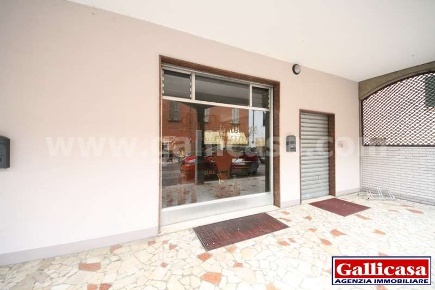 Foto Negozio in CORSO ALDO MORO 80, Rudiano di 138 m² con 4 locali