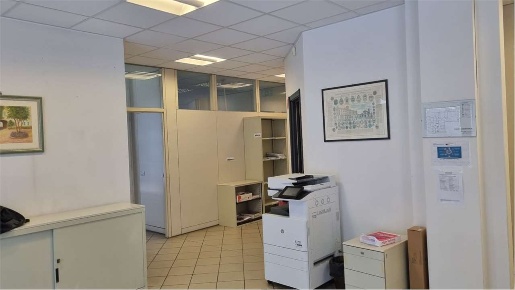 Foto Ufficio in Via Radici in Piano 40, Sassuolo Centro di 600 m²