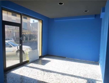 Foto Negozio in via Puccini 66, Vignola Centro di 60 m² con 1 locali
