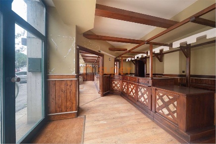 Foto Negozio a Perugia di 213 m² con 4 locali in vendita