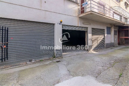 Foto Magazzino in Via Pasquale Rossi 19, Cosenza Acquedotto di 230 m²