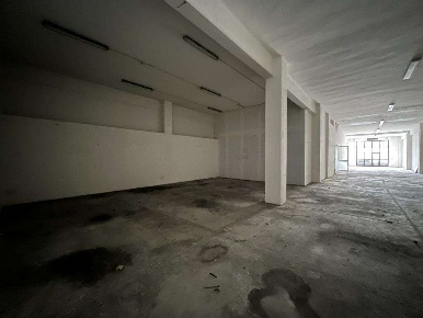 Foto Magazzino a Ancona di 502 m² con 1 locali in vendita