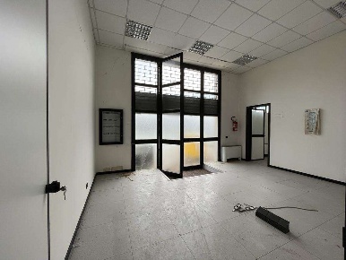 Foto Magazzino a Ancona di 502 m² con 1 locali in vendita
