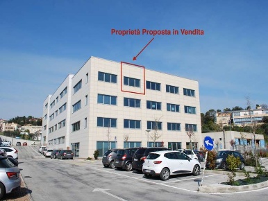 Foto Ufficio in Via san Gennaro 28, Osimo di 60 m² con 1 locali in vendita