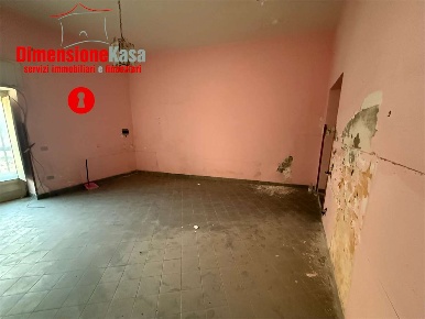 Foto Negozio in via roma, Mariglianella di 41 m² con 2 locali in vendita