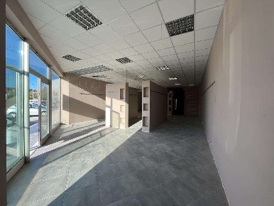 Foto Negozio a Ancona di 179 m² con 1 locali in vendita