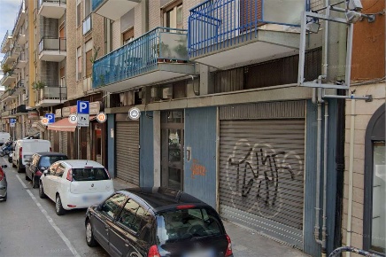 Foto Negozio in VIA RE DAVID 114, Bari San Pasquale di 200 m² con 2 locali