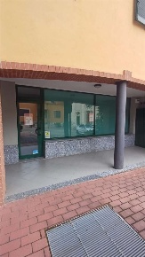 Foto Negozio a Lomazzo di 150 m² con 1 locali in affitto