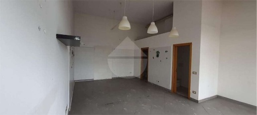 Foto Negozio a Mercato San Severino di 45 m² con 1 locali in vendita