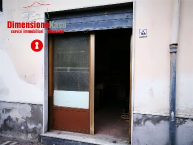 Foto Negozio in via umberto I 198, Mariglianella di 45 m² con 2 locali