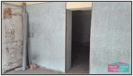 Foto Negozio in Strada Vignolese, Modena San Damaso di 43 m² con 2 locali