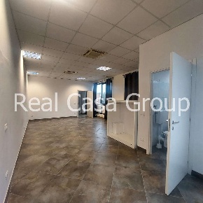 Foto Ufficio in Via Emilia Est, Modena Modena Est di 78 m² con 1 locali