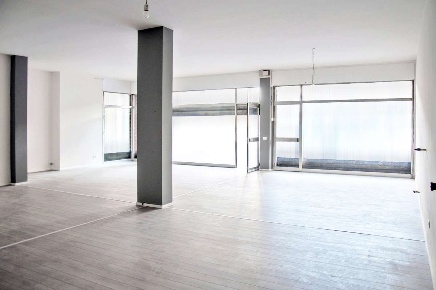 Foto Negozio in Piazzale San Martino 999, Conegliano Centro di 100 m²