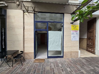 Foto Negozio a Pescara di 32 m² con 1 locali in affitto