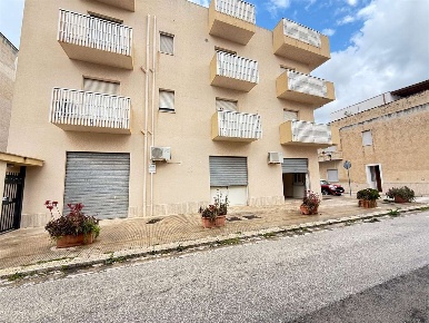 Foto Negozio in via nausica, Paceco Biscione di 285 m² con 8 locali