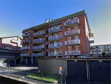Foto Magazzino in Via Milano 2, Almè di 145 m² con 3 locali in vendita