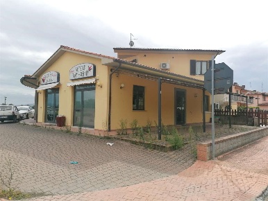 Foto Negozio a Castiglione del Lago di 100 m² con 1 locali in vendita