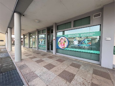 Foto Negozio in Via A. Valerio, Codevigo Centro di 130 m² con 2 locali