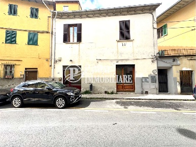 Foto Negozio in Via Porta San Marco 161, Pistoia Centro Storico di 41 m²