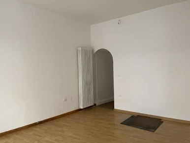 Foto Negozio in VIA VESCOVADO, Padova Piazze - Duomo di 45 m² con 2 locali
