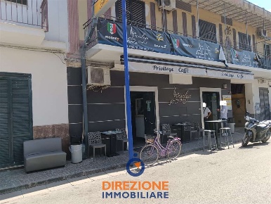 Foto Negozio in Via Giustino Marini 100, Cesa di 85 m² con 2 locali